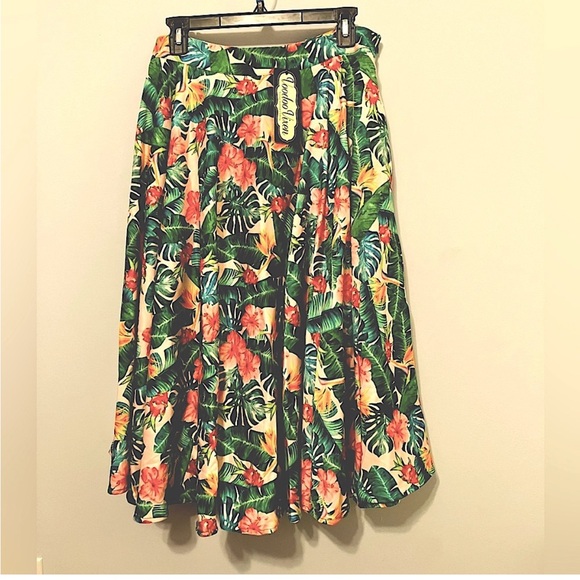 Voodoo Vixen Green and Pink Floral A-Line Skirt - Picture 2 of 3